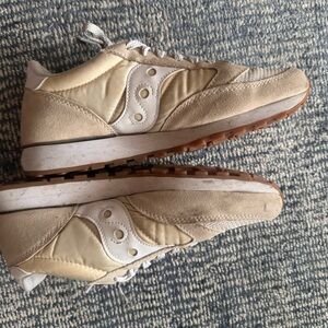 WORN Saucony Jazz
